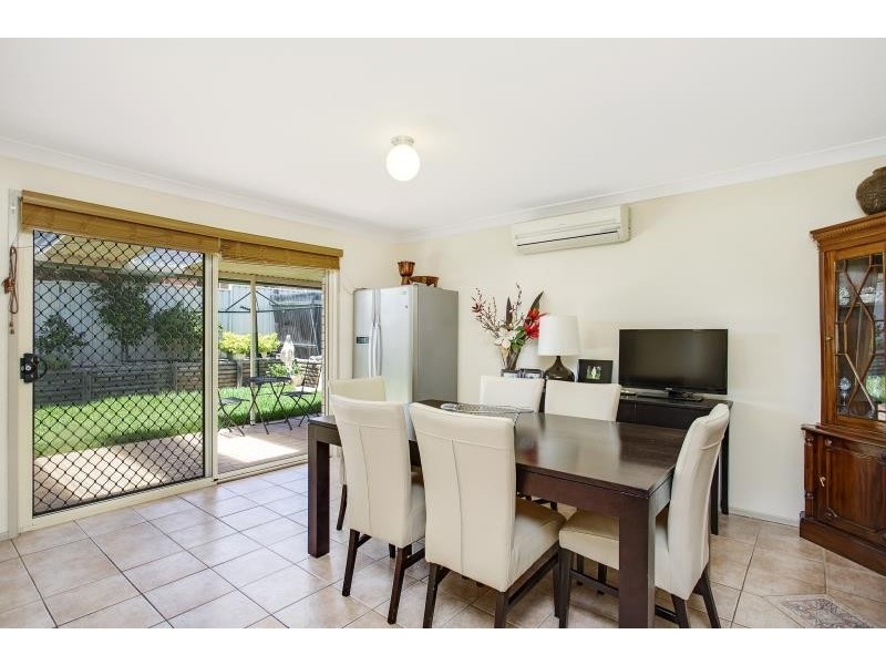 12 Blackburn Avenue, West Hoxton NSW 2171