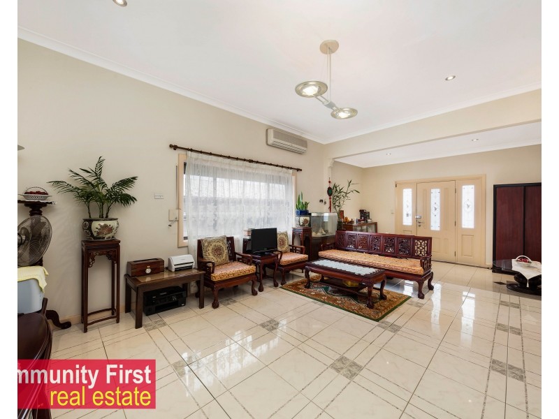 33 West Street, Lurnea NSW 2170