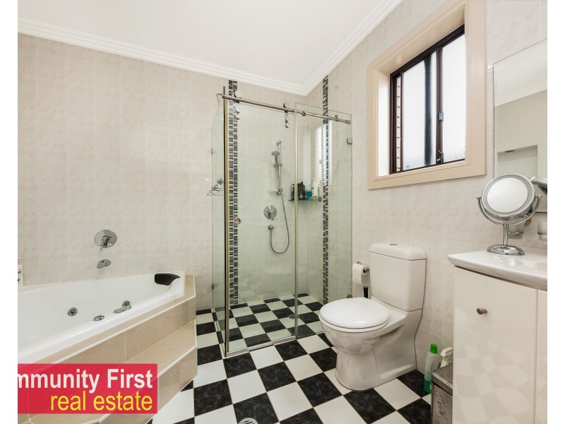 33 West Street, Lurnea NSW 2170