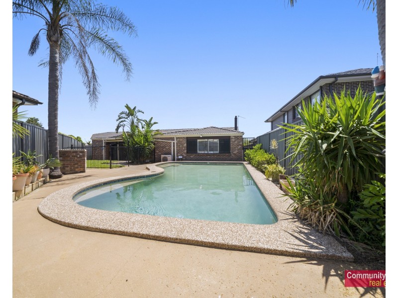 10 Yule Place, Glenfield NSW 2167