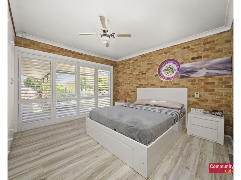 10 Yule Place, Glenfield NSW 2167