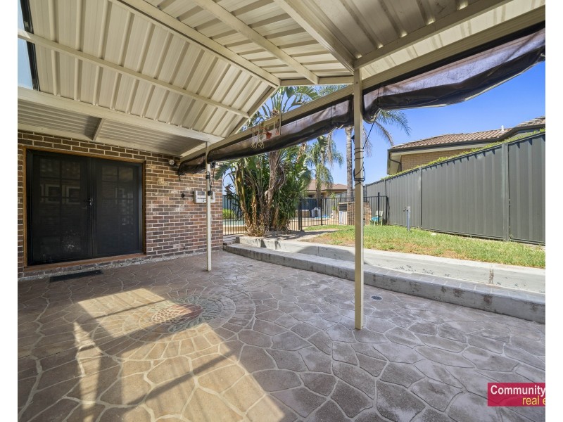 10 Yule Place, Glenfield NSW 2167