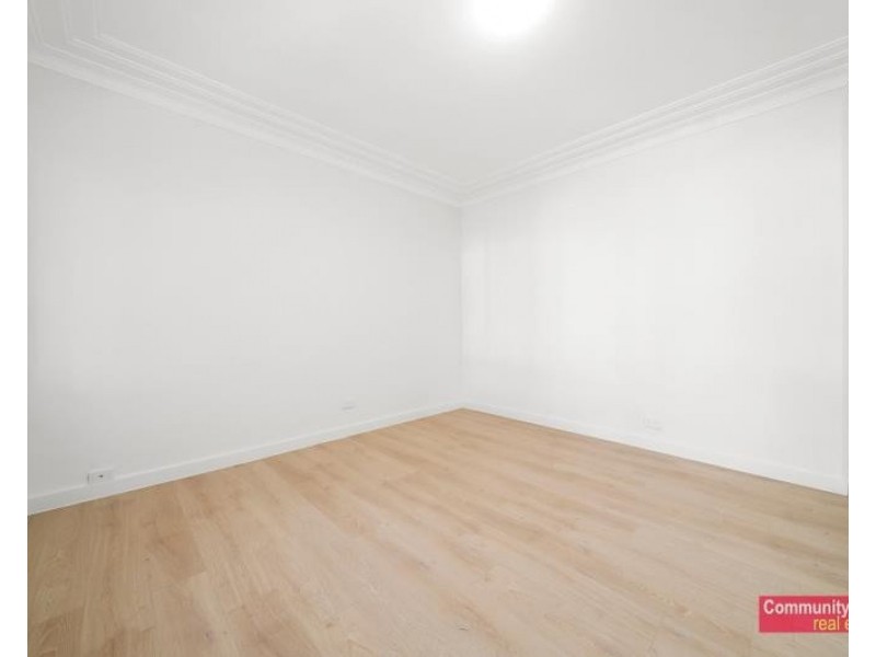 12 Parkland Avenue, Macquarie Fields NSW 2564