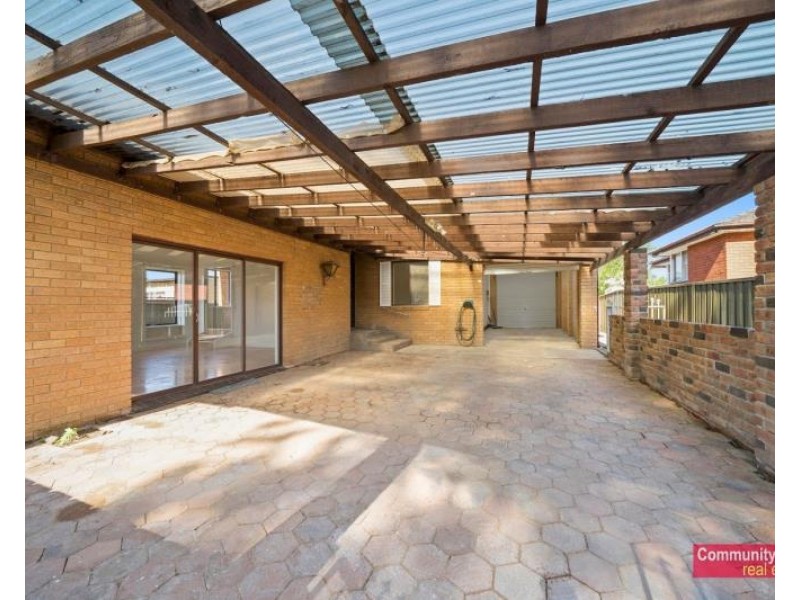12 Parkland Avenue, Macquarie Fields NSW 2564