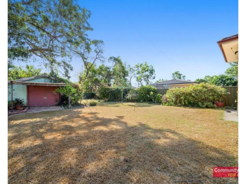 12 Parkland Avenue, Macquarie Fields NSW 2564
