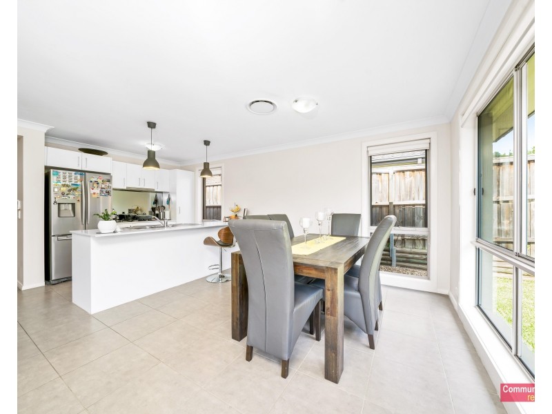 11 Sovereign Circuit, Glenfield NSW 2167