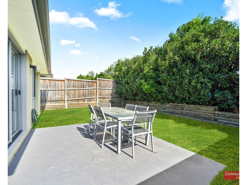 11 Sovereign Circuit, Glenfield NSW 2167