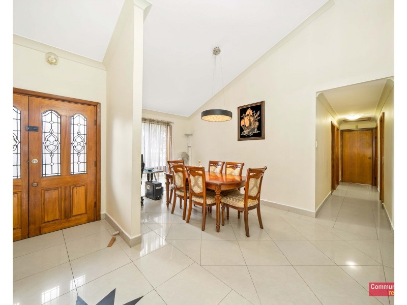 6 Hillview Parade, Lurnea NSW 2170
