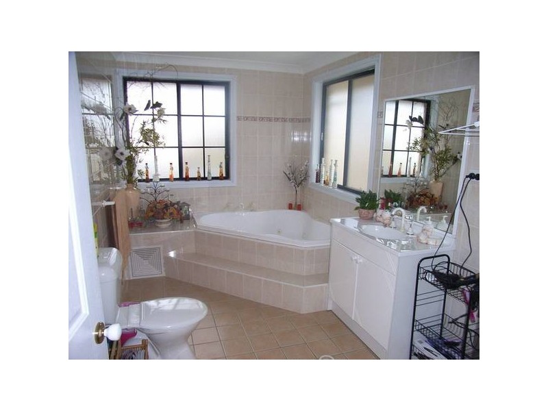 West Hoxton NSW 2171