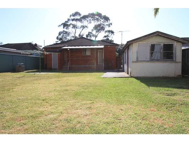 21 Weir Crescent, Lurnea NSW 2170