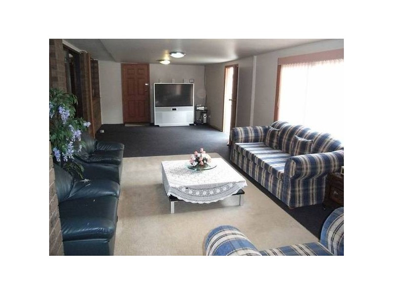 Edensor Park NSW 2176