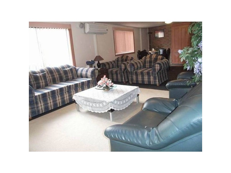 Edensor Park NSW 2176