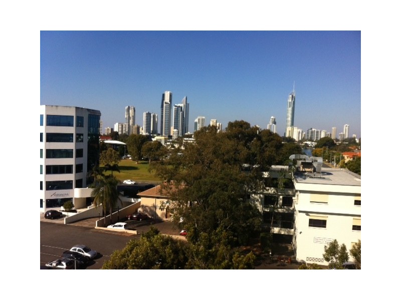 4/29 Crombie Avenue, Bundall QLD 4217