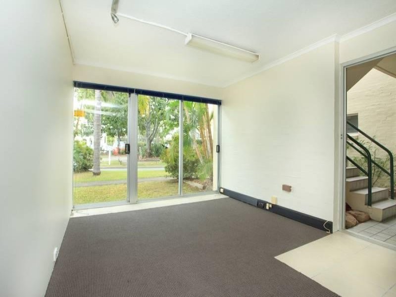 1 + 2/5 FRIGO COURT, Bundall QLD 4217