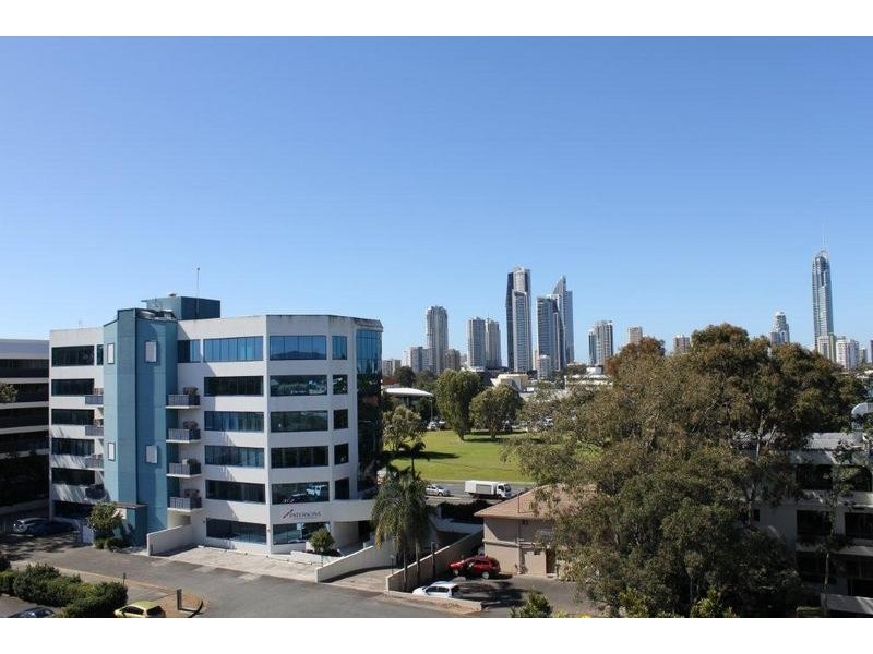 4/29 Crombie Avenue, Bundall QLD 4217