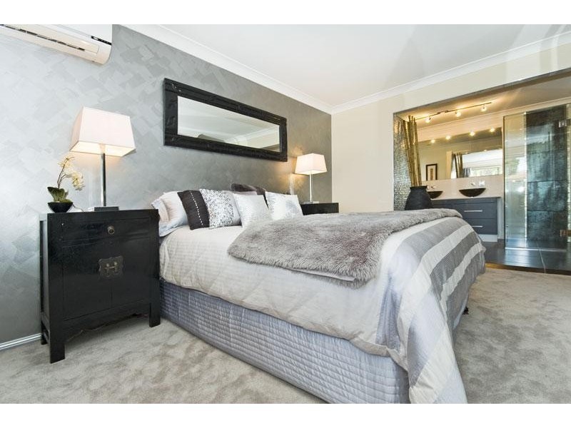 12 Wedgebill Parade, Burleigh Waters QLD 4220