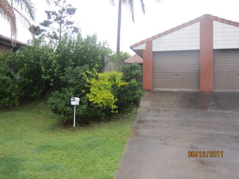 2/15 Callistemon Court, Arundel QLD 4214