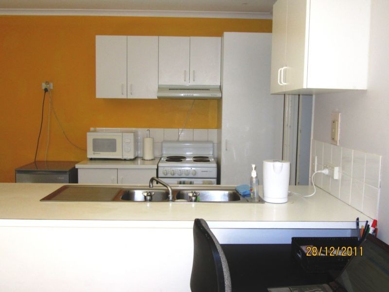 2/15 Callistemon Court, Arundel QLD 4214