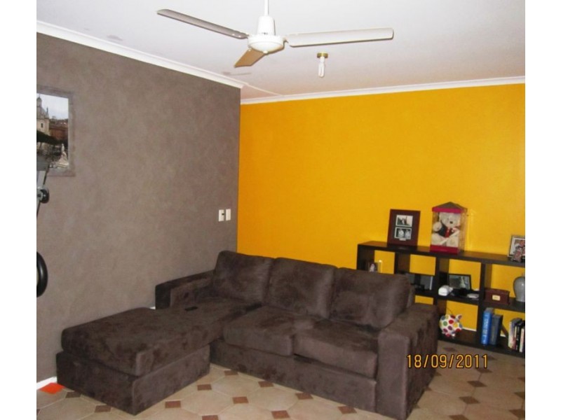 2/15 Callistemon Court, Arundel QLD 4214