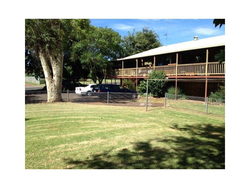 819 Ruthven Street, Toowoomba QLD 4350