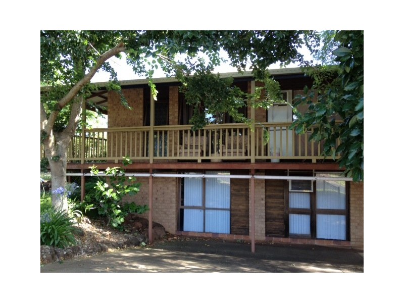 819 Ruthven Street, Toowoomba QLD 4350