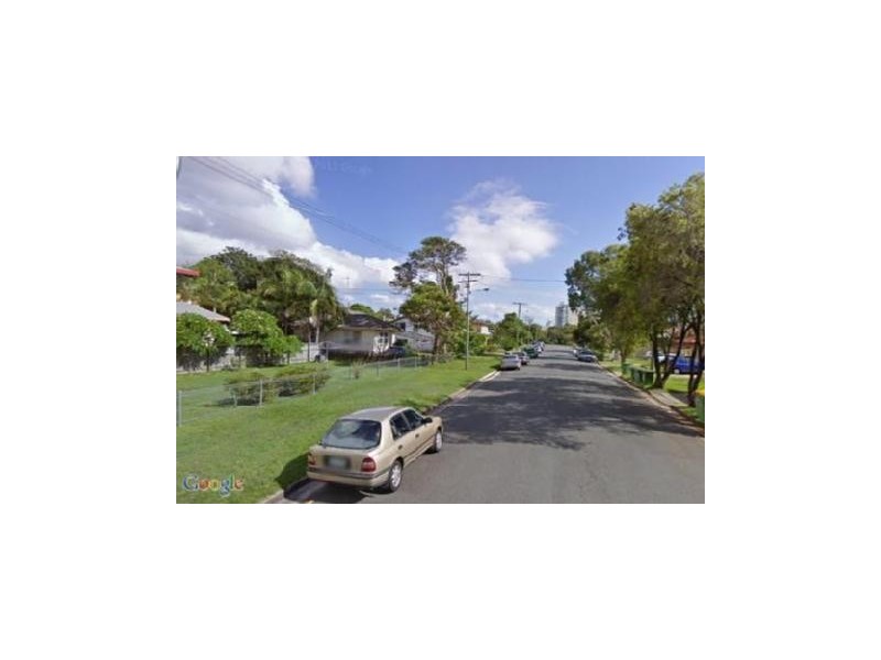 4 Meyer Street, Southport QLD 4215
