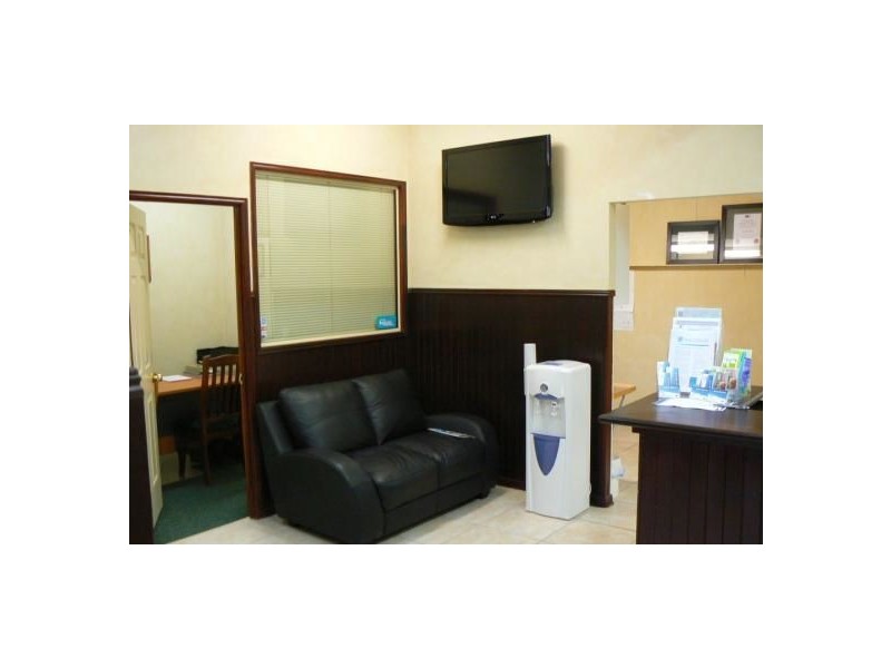 2 Eighth Avenue, Palm Beach QLD 4221