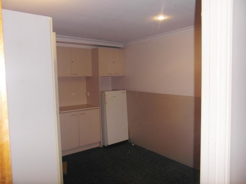 18 Hanlan St, Surfers Paradise QLD 4217