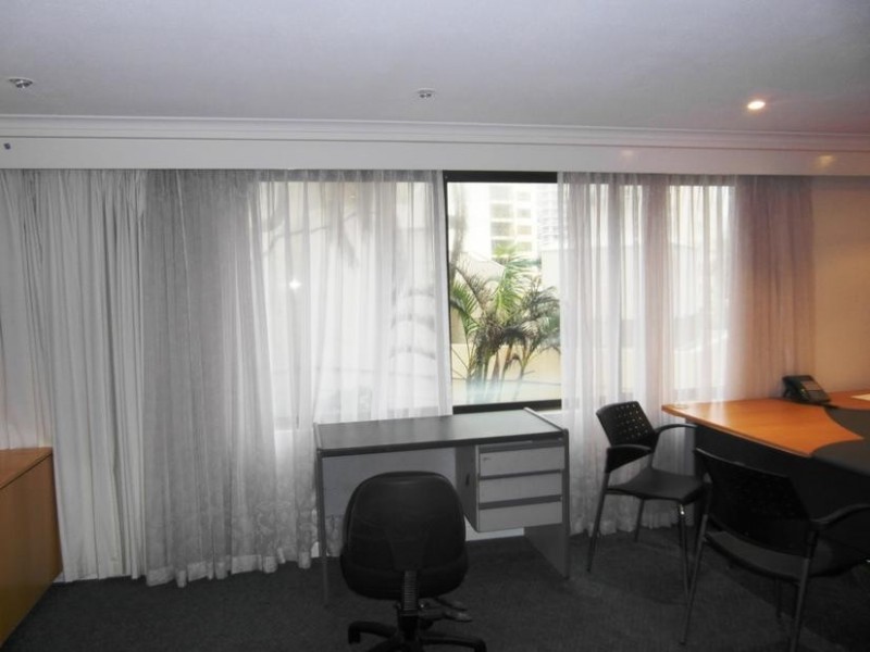 18 Hanlan St, Surfers Paradise QLD 4217