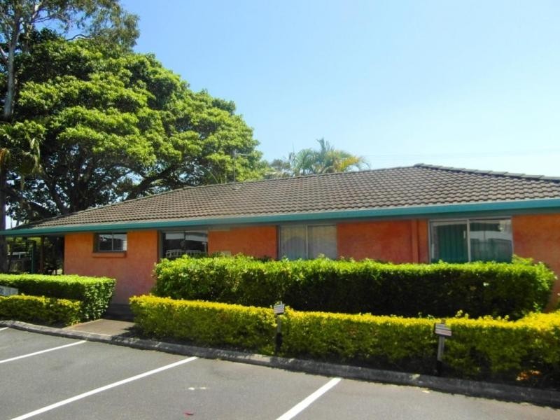 35 Crombie Avenue, Bundall QLD 4217