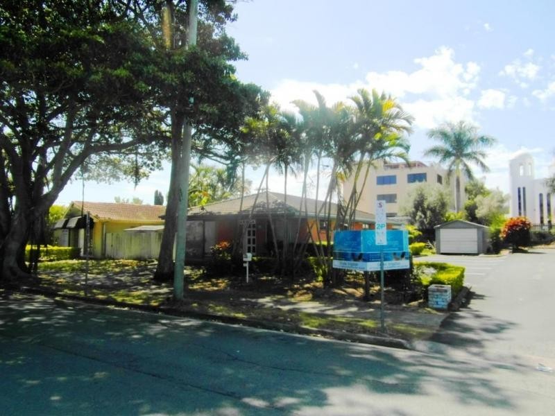 35 Crombie Avenue, Bundall QLD 4217