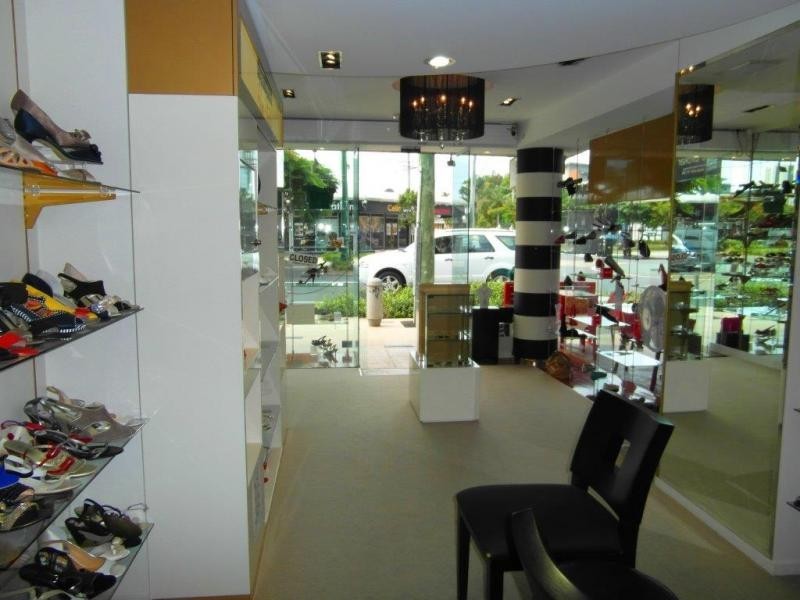 38 Thomas Drive, Chevron Island QLD 4217