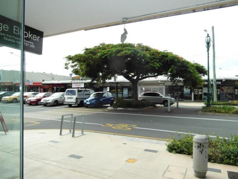 38 Thomas Drive, Chevron Island QLD 4217