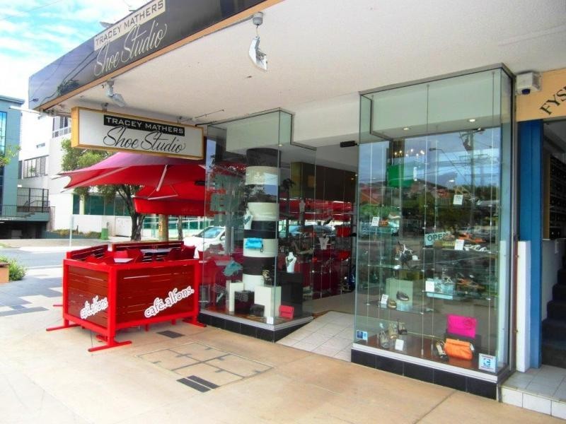 38 Thomas Drive, Chevron Island QLD 4217