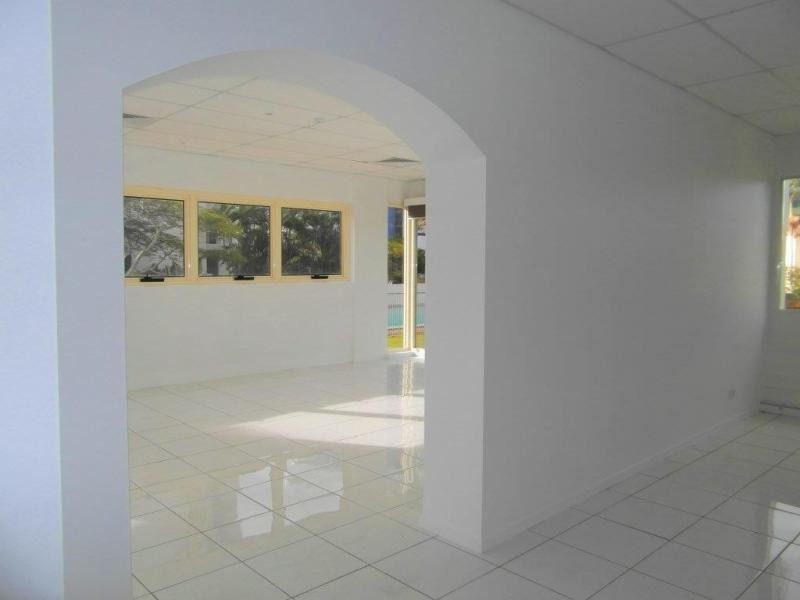 2 Riverview Parade, Budds Beach, Surfers Paradise QLD 4217