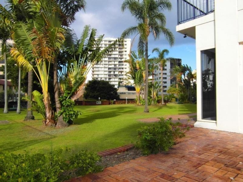 2 Riverview Parade, Budds Beach, Surfers Paradise QLD 4217