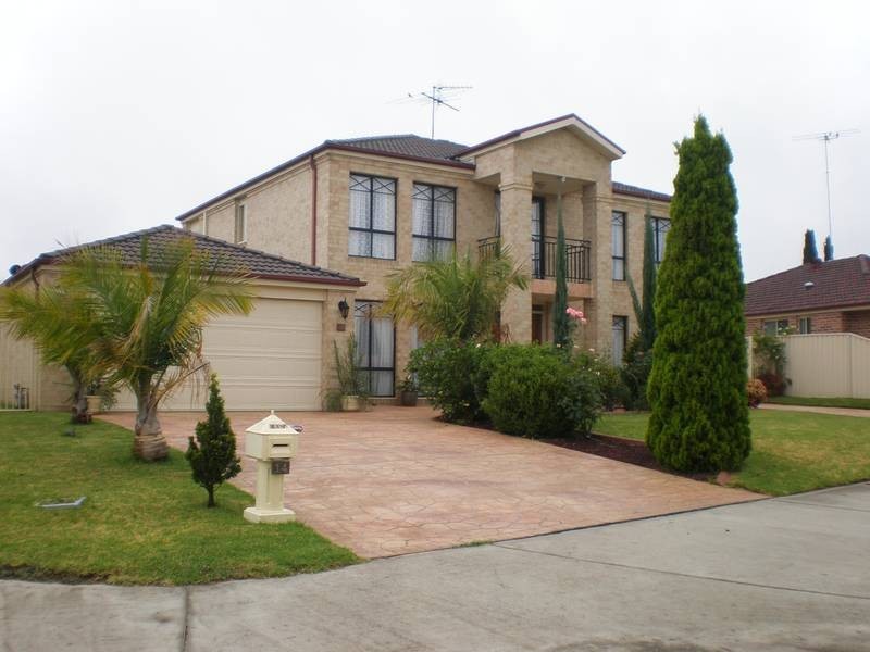 14 Sunray Crescent, St Clair NSW 2759