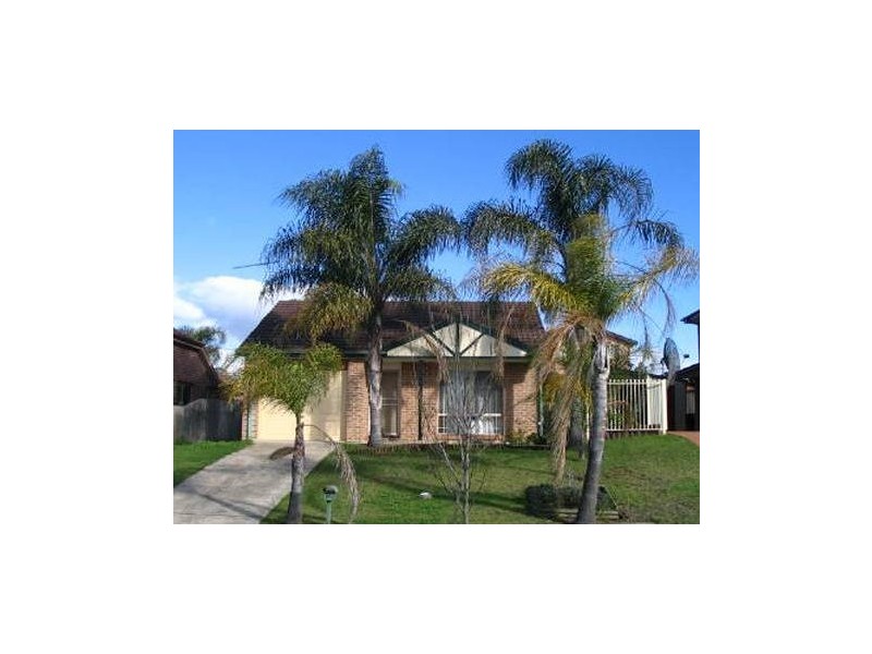 55 Explorers Way, St Clair NSW 2759