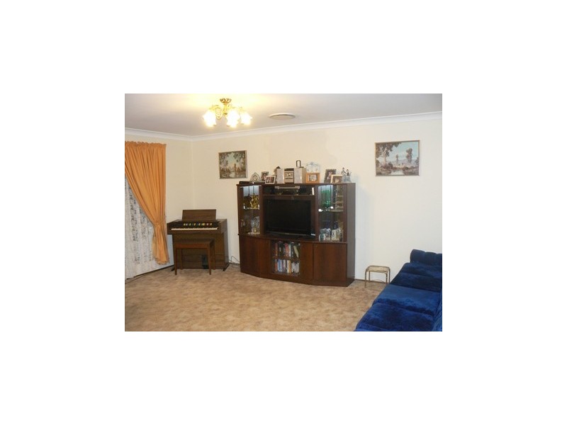 4 Honeyeater Place, Erskine Park NSW 2759