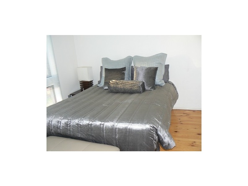 1 Lear Close, St Clair NSW 2759