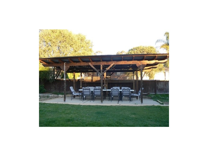 1 Lear Close, St Clair NSW 2759