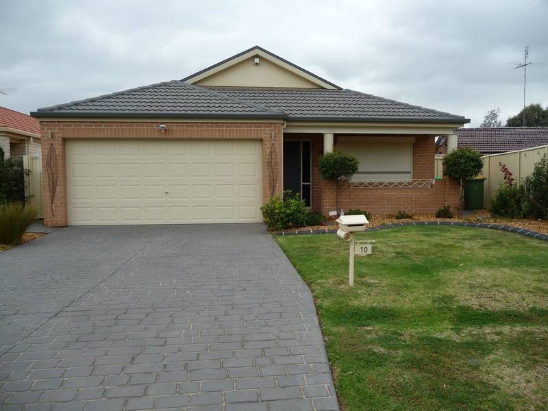 10 Japura Close, St Clair NSW 2759