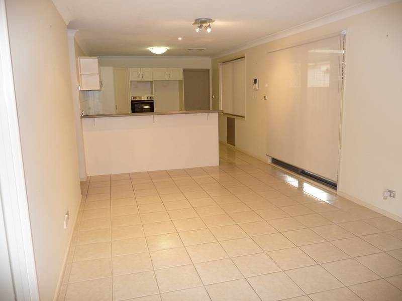 10 Japura Close, St Clair NSW 2759