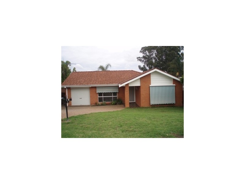 13 Peppertree Drive, Erskine Park NSW 2759