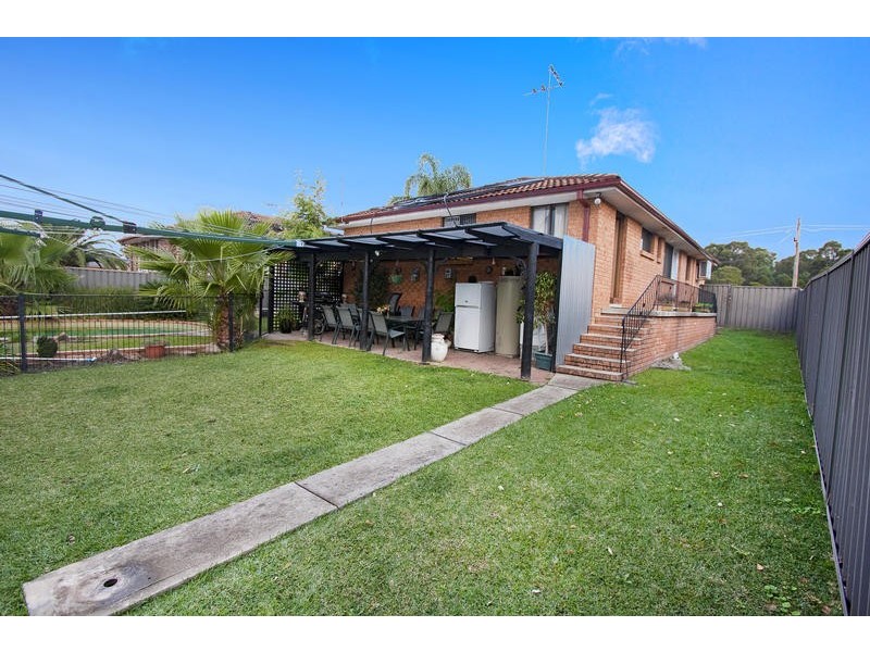 19 Hunter St, St Clair NSW 2759