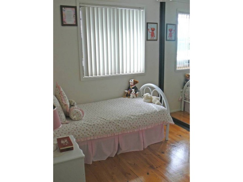 19 Hunter St, St Clair NSW 2759