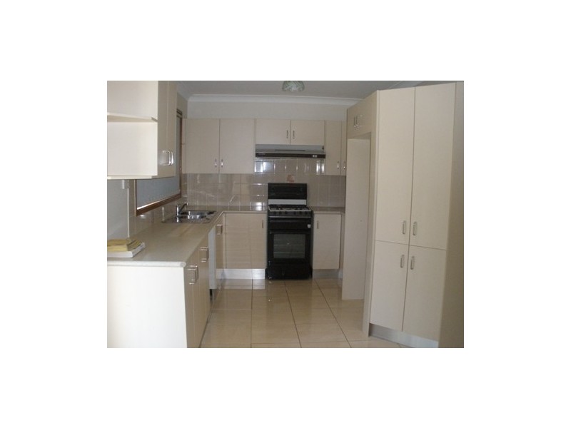 7 Henley Grove, St Clair NSW 2759