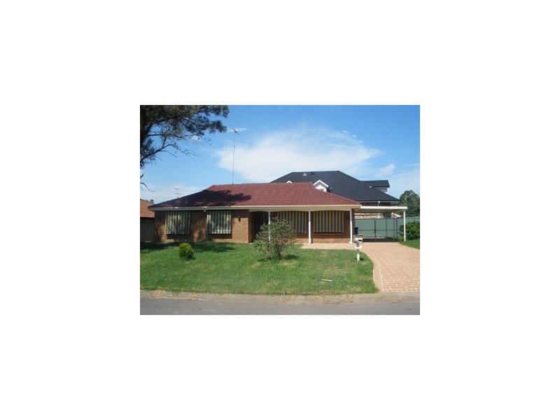 12 Julie Cres, St Clair NSW 2759