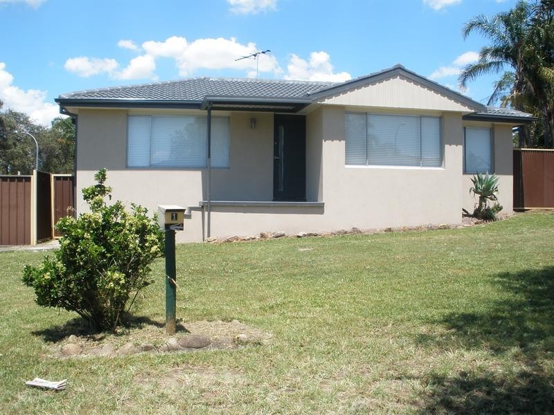1 John Suleman Plac, St Clair NSW 2759