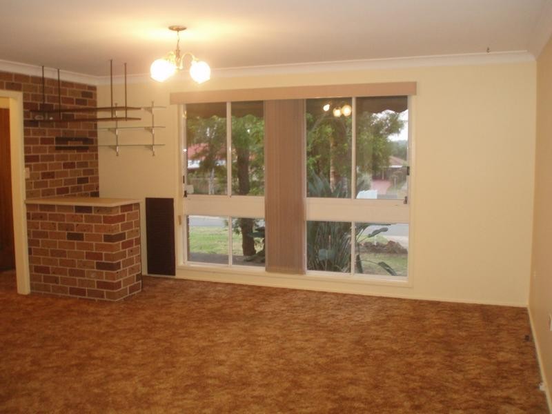 4 Bax Glenn, St Clair NSW 2759